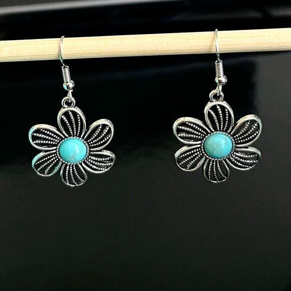 BBU Southwest Style Turquoise & silver Dangle Earrings - Picture 1 of 10